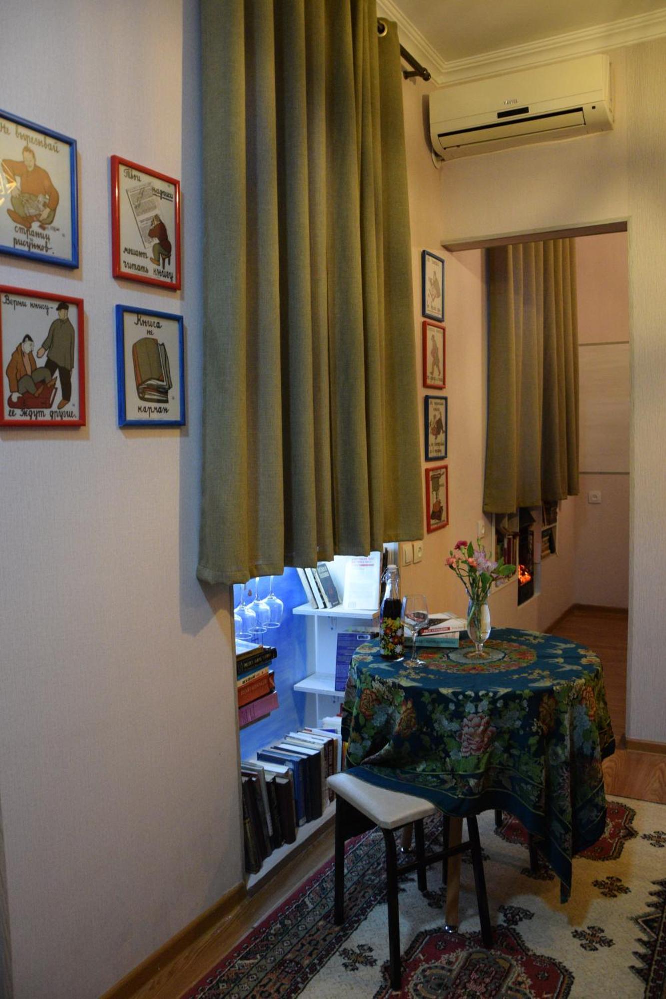 Apartamento Librarians' Flat Tiflis Exterior foto
